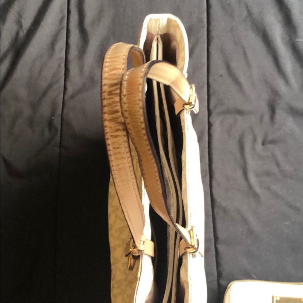 Michael Kors bag & wristlet/wallet (authentic) - Picture 6 of 6